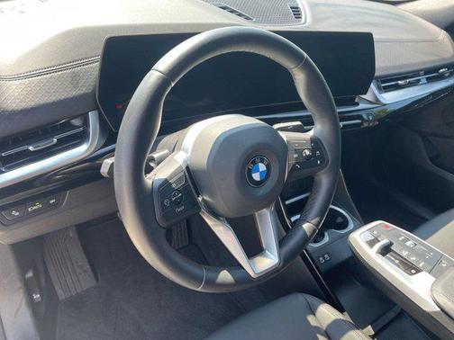2025 BMW X2 xDrive28i