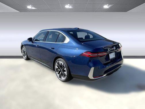 2025 BMW 530 i