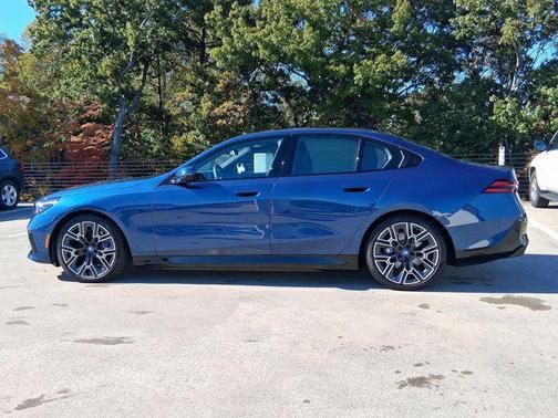 2025 BMW i5 xDrive40