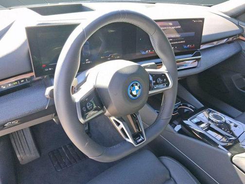 2025 BMW i5 xDrive40