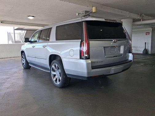 2016 Cadillac Escalade ESV Luxury