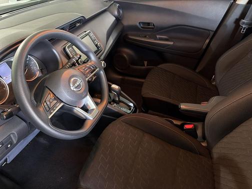 Super Black 2022 Nissan Kicks S