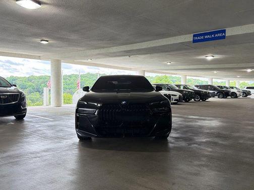Black Sapphire Metallic 2023 BMW 740 i