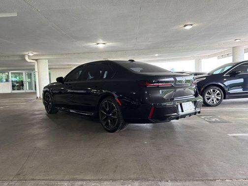 Black Sapphire Metallic 2023 BMW 740 i
