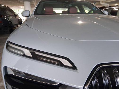 2025 BMW 740 i