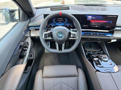 Black Sapphire Metallic 2026 BMW i5 M60