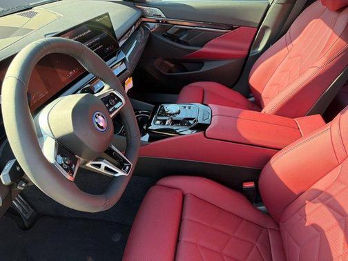 Brooklyn Grey Metallic 2026 BMW 550e xDrive
