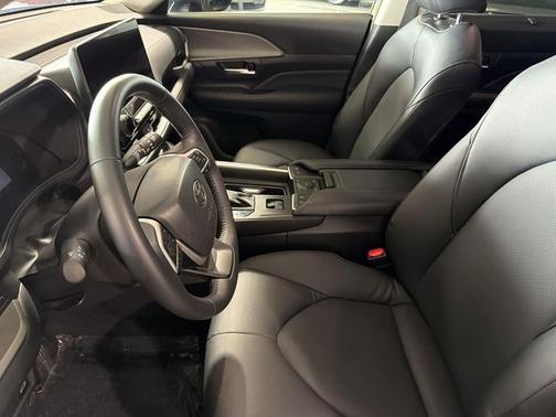 Midnight Black Metallic 2025 Toyota Grand Highlander XLE