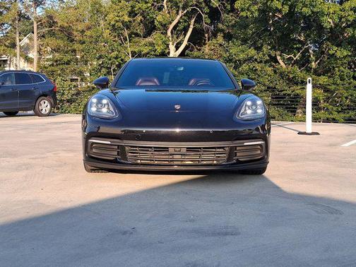 2018 Porsche Panamera 4