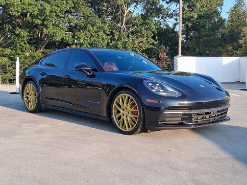 2018 Porsche Panamera 4