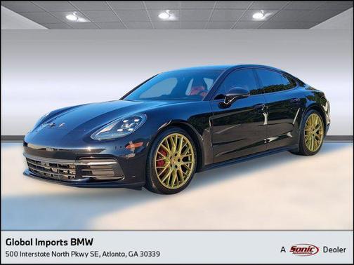 2018 Porsche Panamera 4