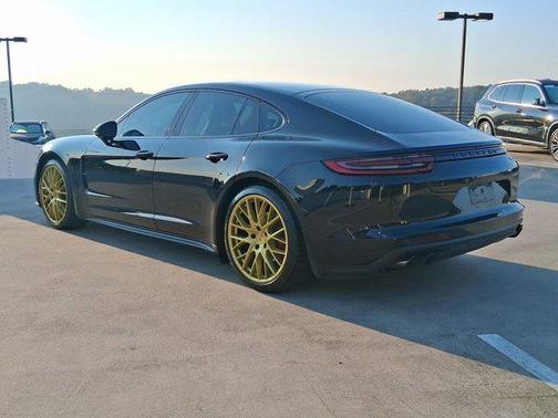 2018 Porsche Panamera 4