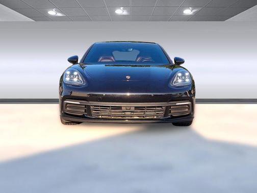 2018 Porsche Panamera 4