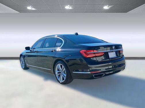 Black Sapphire Metallic 2017 BMW 750 i xDrive