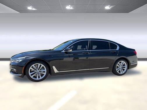 Black Sapphire Metallic 2017 BMW 750 i xDrive