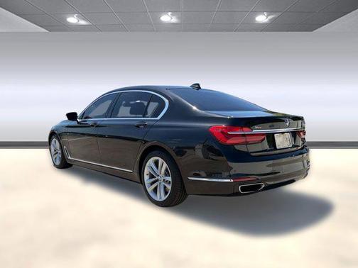 Black Sapphire Metallic 2017 BMW 750 i xDrive