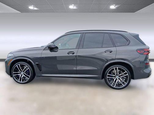 2024 BMW X5 M60i