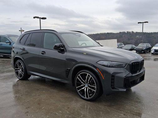 2024 BMW X5 M60i