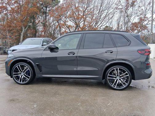 2024 BMW X5 M60i
