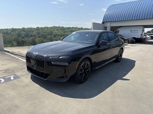 2025 BMW i7 xDrive60