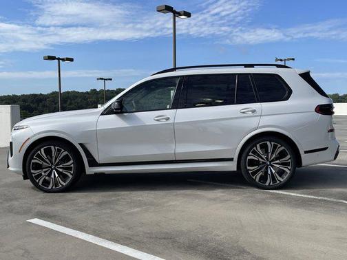 2026 BMW X7 M60i