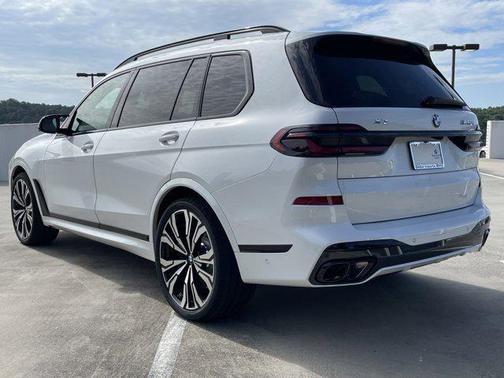2026 BMW X7 M60i