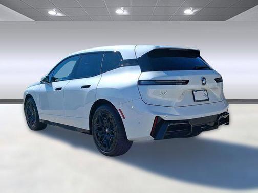 2026 BMW iX xDrive60