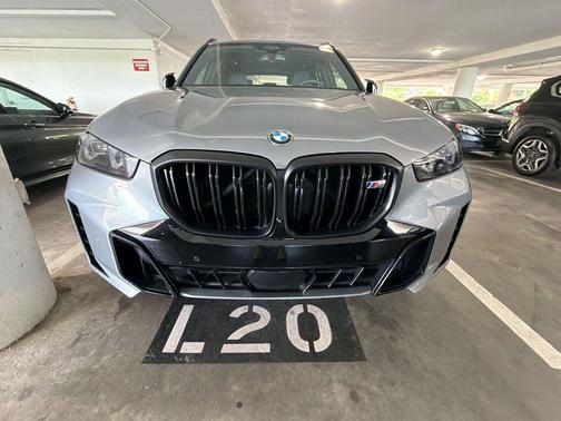 Skyscraper Grey Metallic 2024 BMW X5 M60i