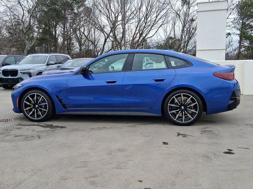 2025 BMW M440 i