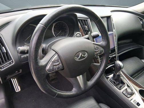 2016 INFINITI Q50 3.0t RED SPORT 400