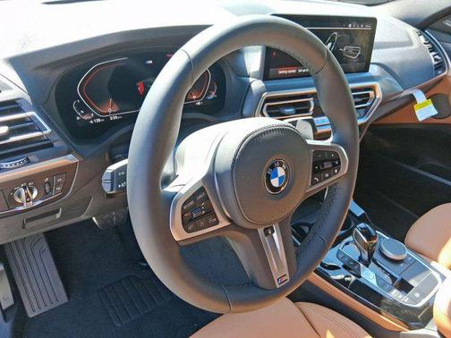 2025 BMW X4 xDrive30i