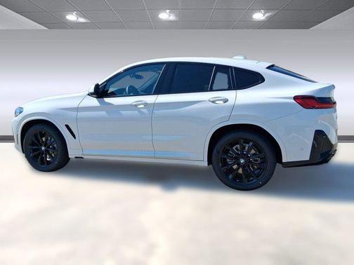 2025 BMW X4 xDrive30i