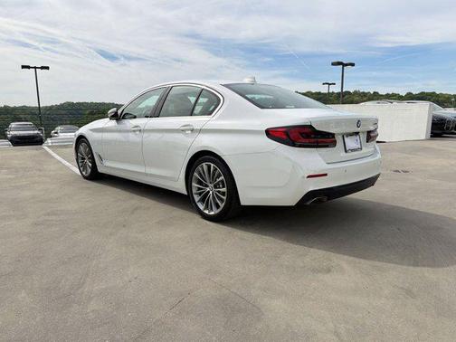 Alpine White 2023 BMW 530 i