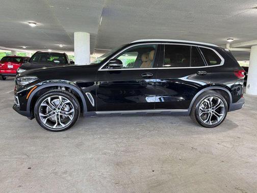 Jet Black 2023 BMW X5 sDrive40i