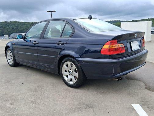 2025 BMW 330 i