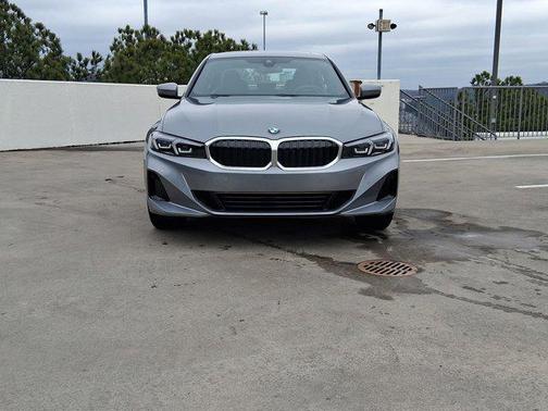 2025 BMW 330 330i Sedan