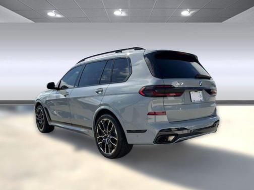 Brooklyn Grey Metallic 2025 BMW X7 xDrive40i