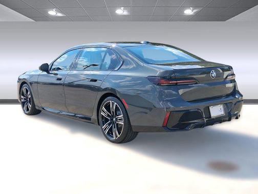2026 BMW 740 i