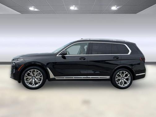 Black Sapphire Metallic 2024 BMW X7 xDrive40i