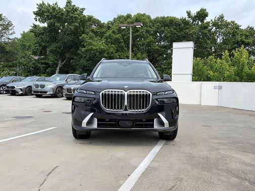Black Sapphire Metallic 2024 BMW X7 xDrive40i