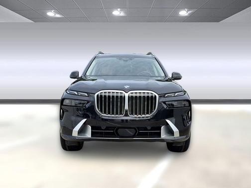 Black Sapphire Metallic 2024 BMW X7 xDrive40i