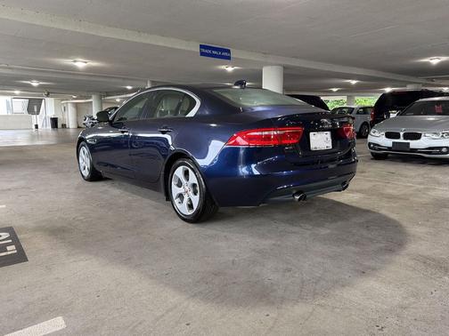 Loire Blue 2018 Jaguar XE 25t