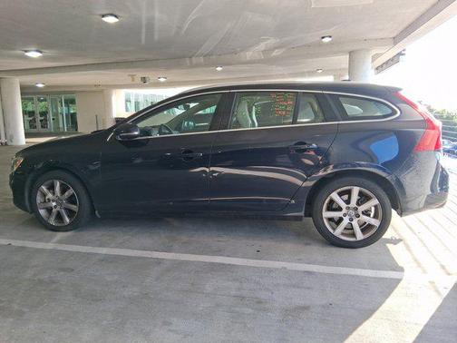 2016 Volvo V60 T5 Drive-E Platinum