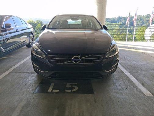 2016 Volvo V60 T5 Drive-E Platinum
