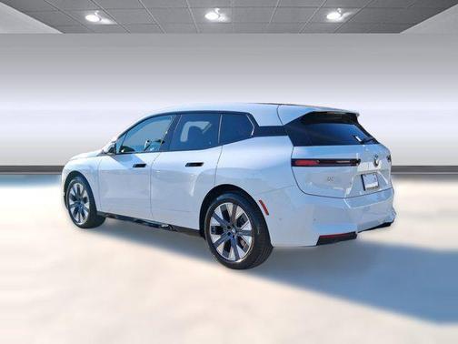 2026 BMW iX xDrive60