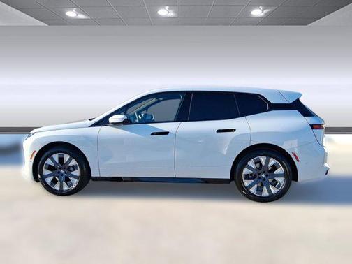 2026 BMW iX xDrive60