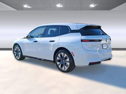 2026 BMW iX xDrive60