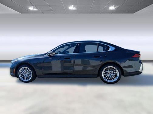 2025 BMW 530 530i