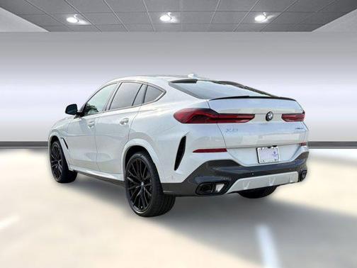 Mineral White Metallic 2027 BMW X6 xDrive40i