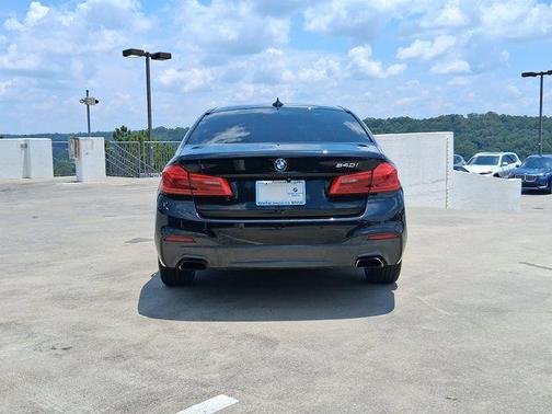 2018 BMW 540 540i